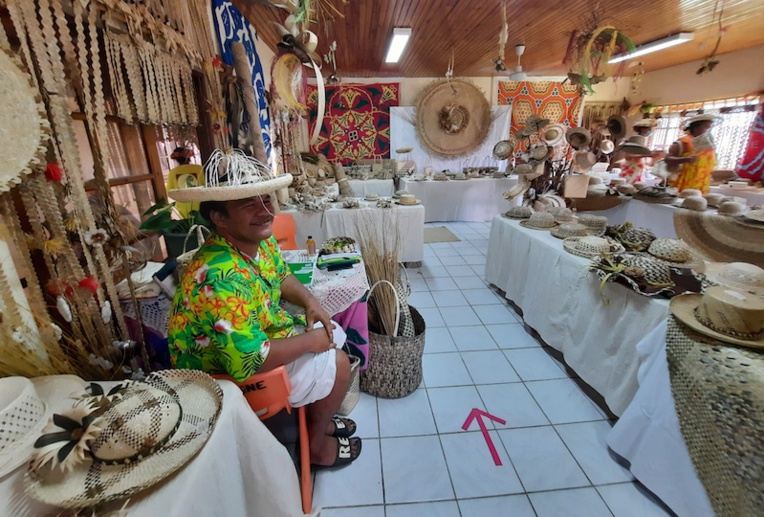 L'exposition artisanale à la mairie de Moerai.