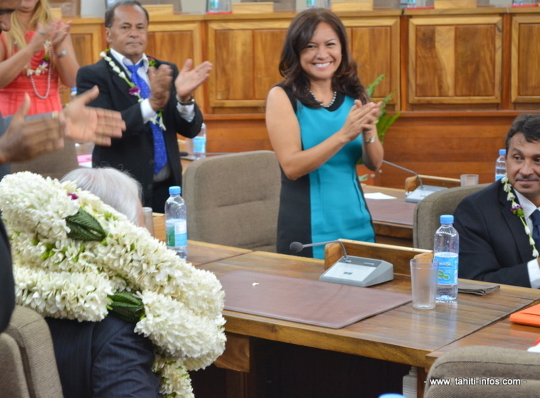 Tout à droite de la photo, Nuihau Laurey ce vendredi 12 heures à l'assemblée à l'annonce de la proclamation de Gaston Flosse, élu président de la Polynésie française.