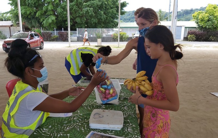 Pendant cette collecte, les piles usagées étaient échangées contre des chocolats ou des fruits. Pendant cette collecte, les piles usagées étaient échangées contre des chocolats ou des fruits.