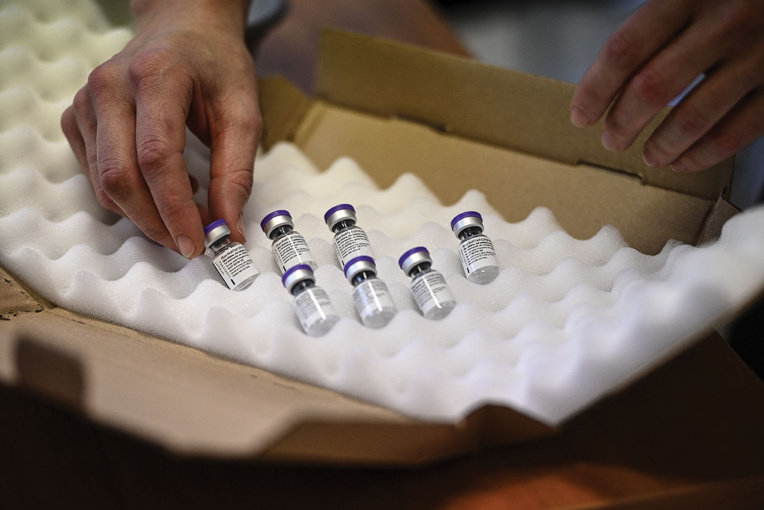 Covid: la production du vaccin Pfizer/BioNTech en France a commencé