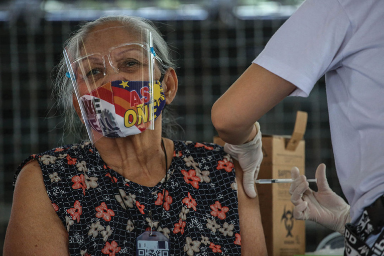 Philippines: suspension des injections du vaccin AstraZeneca aux moins de 60 ans