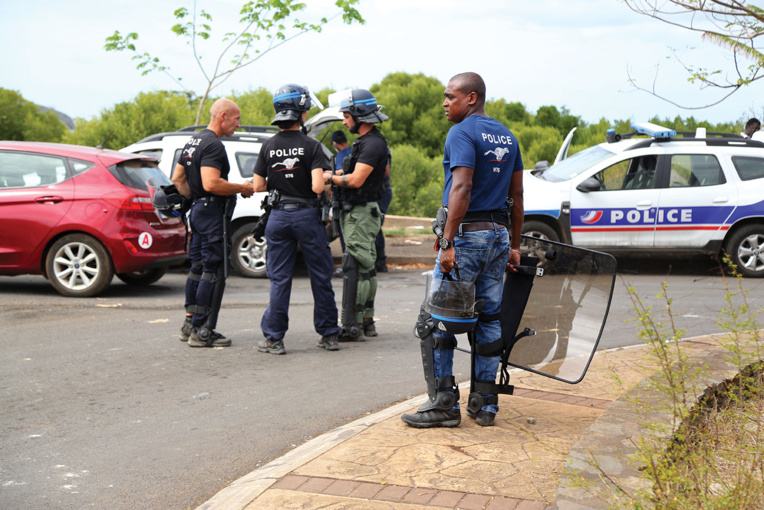 Mayotte: la piste terroriste écartée après une attaque dans un commissariat