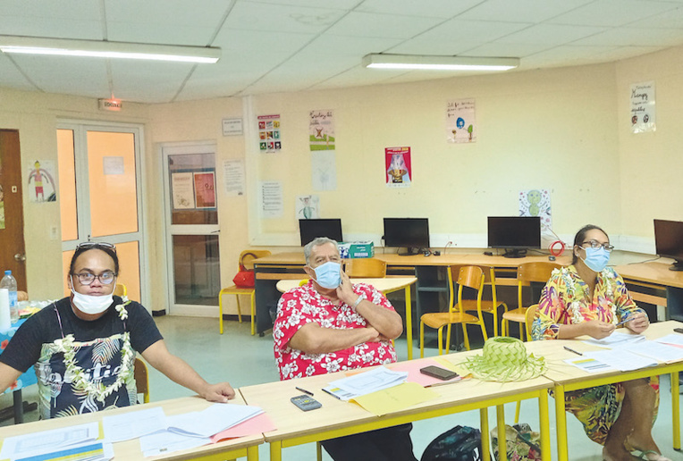 Le jury, composé (de gauche à droite) de Roannah Nou-Pivaii, Tafirai Tehihipo et Tamatea Puranga Terorotua.