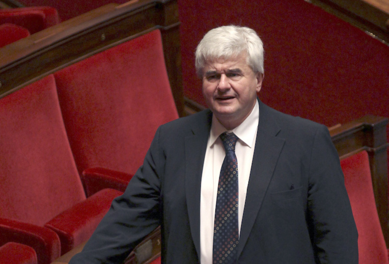 Edouard Fritch salue la mémoire d'Eric Raoult