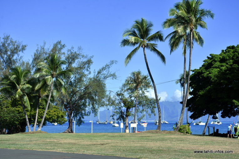 Village tahitien : Un projet… de remblai Village tahitien : Un projet… de remblai