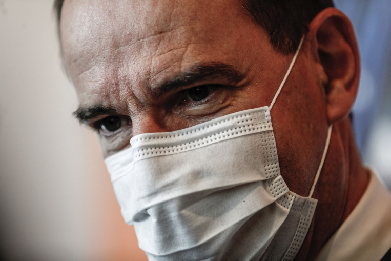 Covid-19: le gouvernement voit se dessiner une fragile décrue Covid-19: le gouvernement voit se dessiner une fragile décrue