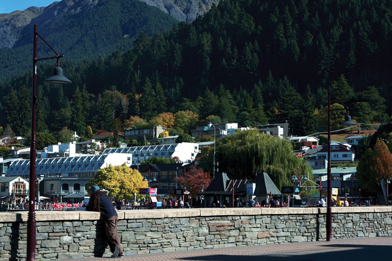 Pour une ville néo-zélandaise désertée par les touristes, la "bulle" est une aubaine Pour une ville néo-zélandaise désertée par les touristes, la "bulle" est une aubaine