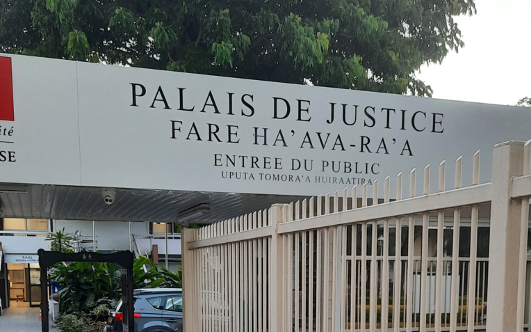 Ils s‘étaient plaints pour violence, ils comparaissent pour outrage Ils s‘étaient plaints pour violence, ils comparaissent pour outrage