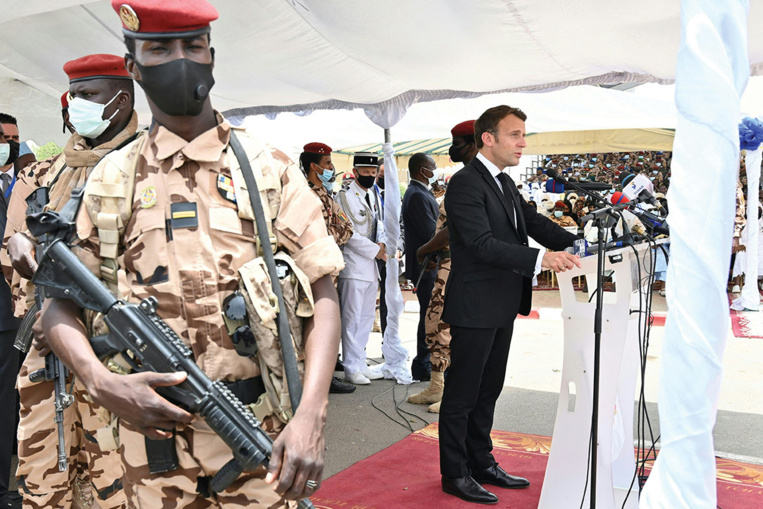 Funérailles de Déby, la France assure la junte de son soutien pour la "stabilité" du Tchad