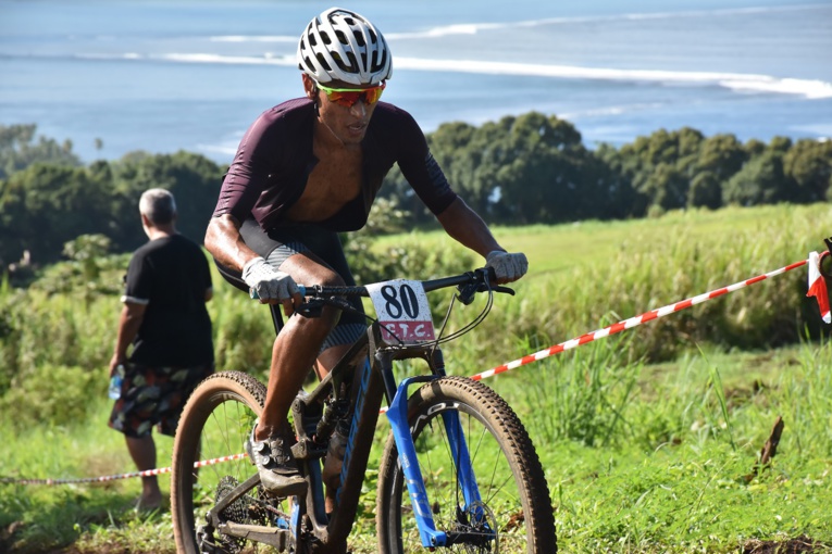 Cedric Wane était intouchable, dimanche, sur les hauteurs de Papeari. Cedric Wane était intouchable, dimanche, sur les hauteurs de Papeari.