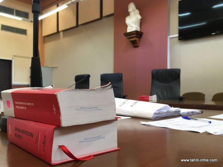 L’incurable papy alcoolique finit à Nuutania L’incurable papy alcoolique finit à Nuutania