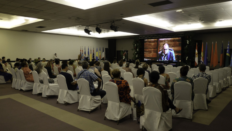 1000 femmes en visio à Tahiti 1000 femmes en visio à Tahiti