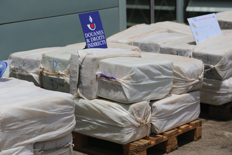 Martinique: saisie de 210 kilos de cocaïne à bord d'un voilier Martinique: saisie de 210 kilos de cocaïne à bord d'un voilier