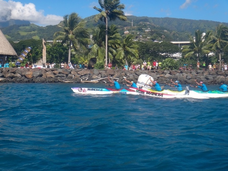 Tahiti Toa Va’a : Air Tahiti devant Team Opt et Matairea Hoe