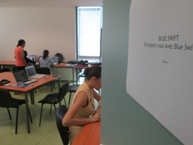 "Blue Swift" est le nom de la société virtuelle gérée par nos cinq élèves de seconde année de l'école du commerce de Tahiti.