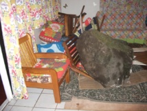 Habitation endommagée par la chute d’un rocher à Papara