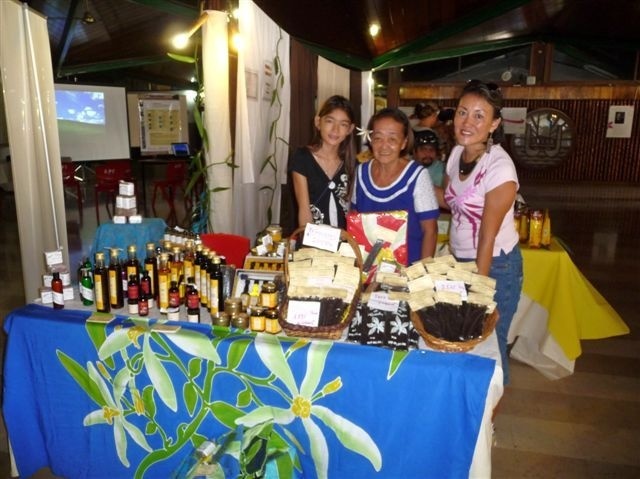 La Vieille Dame et la jeune liane érudite