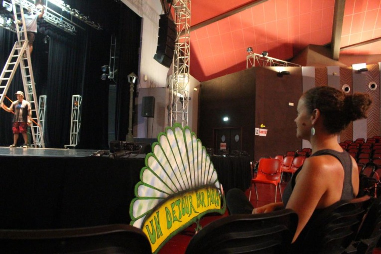 "Un détour par Paris", ça vous dit ? "Un détour par Paris", ça vous dit ?