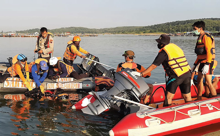 Indonésie: un bateau chavire à cause d'un selfie, au moins sept morts