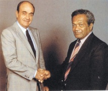Le 26 juin 1988, le "Caldoche" Jacques Lafleur et le Kanak Jean-Marie Tjibaou signaient les accords de Matignon