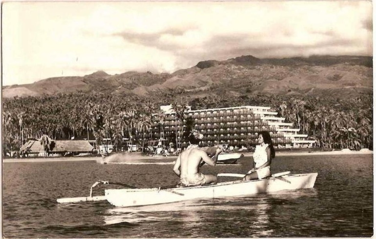 Le Sofitel Tahit, ex Maeva beach construit en 1969 a été l'un des premiers hôtels de ce type