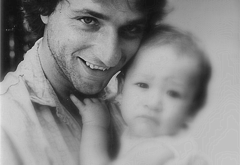 Jean-Pascal Couraud avec son fils en 1995