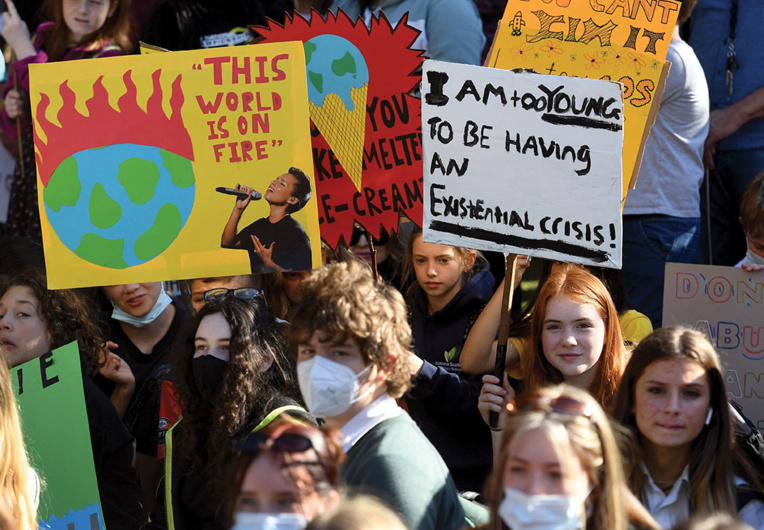 Climat: des milliers d'Australiens sèchent les cours pour manifester Climat: des milliers d'Australiens sèchent les cours pour manifester