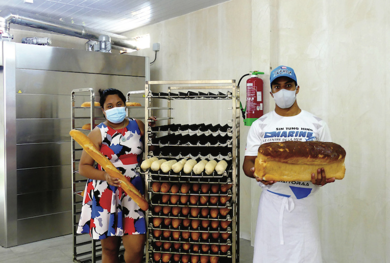 Temarama et Heremoana, frères et sœurs, viennent d'ouvrir une boulangerie à Ohotu.