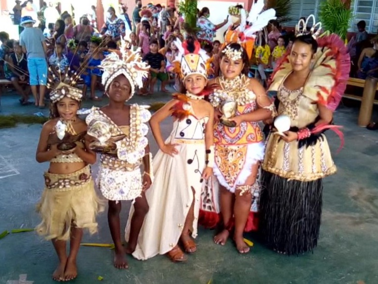 Les candidates du concours de Korero : Tuheata, Shaina, Tevahinemoeata et Titikua et Anais.