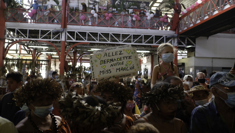 Chaque candidate avait son fan-club personnel. Chaque candidate avait son fan-club personnel.