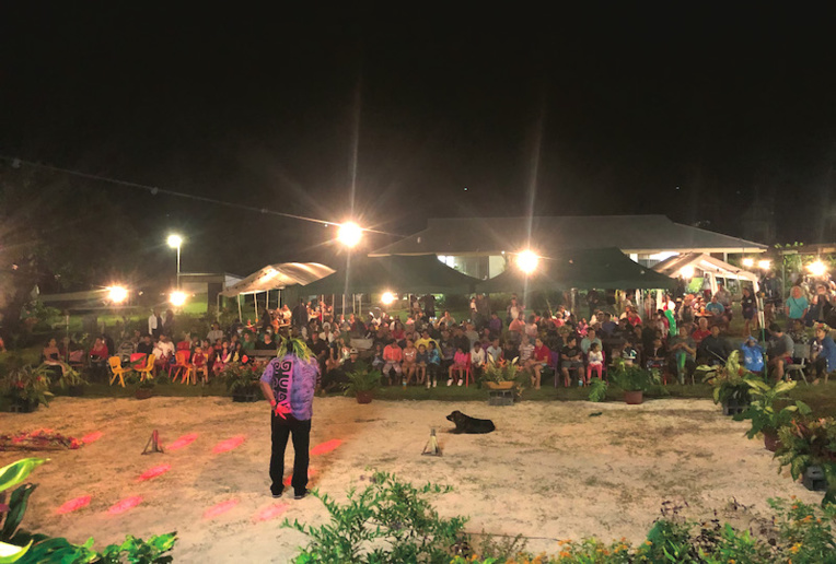 La soirée de gala a malheureusement dû être écourtée à cause de la météo. La soirée de gala a malheureusement dû être écourtée à cause de la météo.