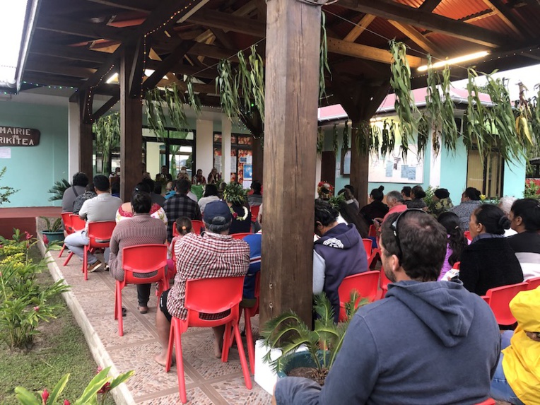 La réunion publique menée par le haut-commissaire a rassemblé une cinquantaine de participants. Ont été abordés les conséquences des essais nucléaires et les dossiers d'indemnisation des victimes. La réunion publique menée par le haut-commissaire a rassemblé une cinquantaine de participants. Ont été abordés les conséquences des essais nucléaires et les dossiers d'indemnisation des victimes.