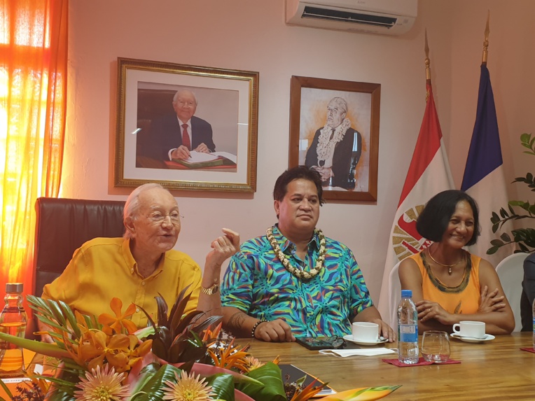 Flosse : "Le groupe Tahoera'a changera de nom à l'assemblée" Flosse : "Le groupe Tahoera'a changera de nom à l'assemblée"