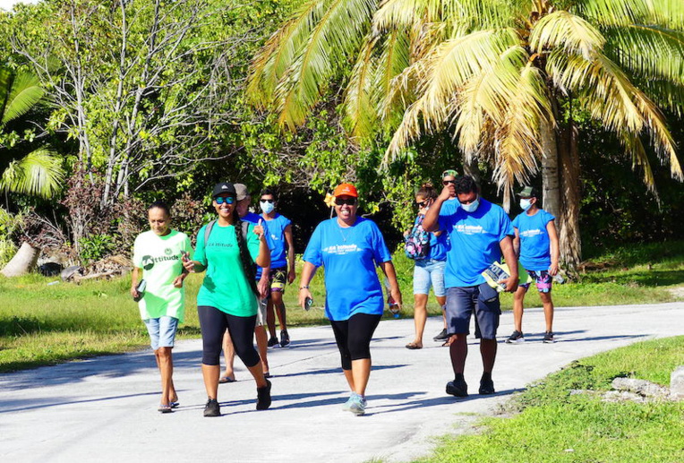 La campagne de sensibilisation s'est terminée mercredi par une marche dans le village de Avatoru. La campagne de sensibilisation s'est terminée mercredi par une marche dans le village de Avatoru.