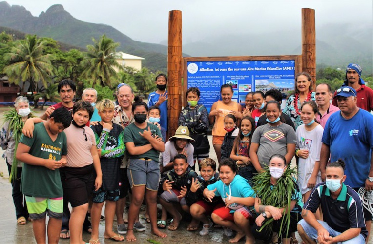 L'aire marine éducative de la baie de Hakahau à Ua Pou a été inaugurée mardi, après trois ans de travail sur la protection de l'environnement marin par les élèves.