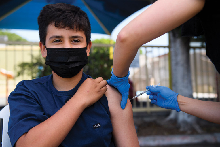 La Polynésie ouvre la vaccination aux adolescents avant la métropole, soit le 12 juin contre le 15 pour l'hexagone. Crédit photo : AFP