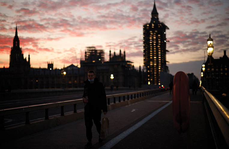 Royaume-Uni: 60% plus contagieux, le variant Delta poursuit sa poussée Royaume-Uni: 60% plus contagieux, le variant Delta poursuit sa poussée