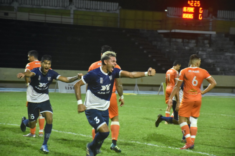 Kevin Barbe a ouvert la marque pour Vénus juste avant le retour aux vestiaires sur un beau coup de tête. Kevin Barbe a ouvert la marque pour Vénus juste avant le retour aux vestiaires sur un beau coup de tête.