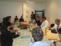 Edouard Fritch rencontre les étudiants polynésiens à Paris