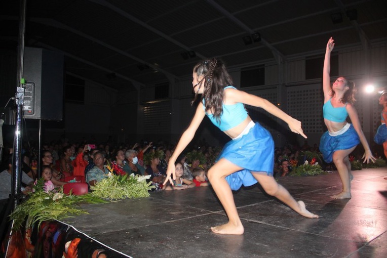 Les écoles de danse font leur show à Uturoa
