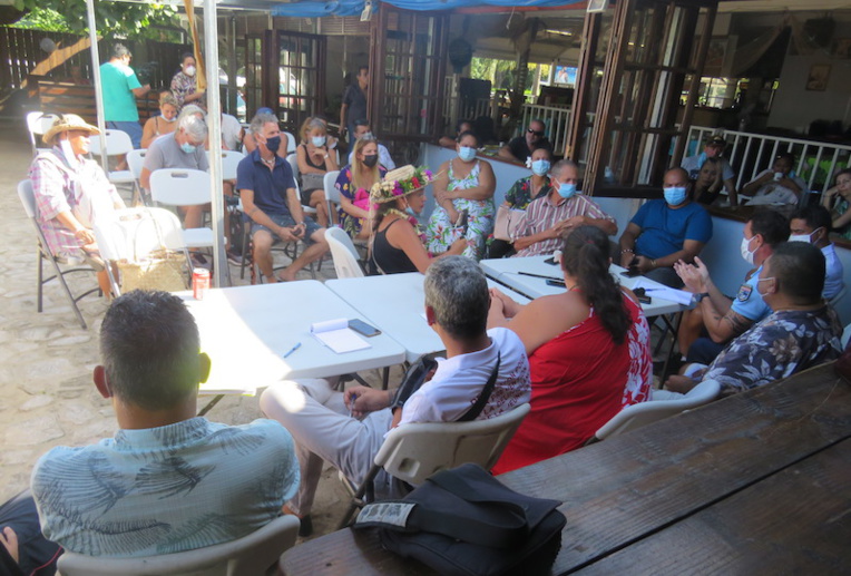Attroupements de jeunes à Tiahura : le ras-le-bol des commerçants Attroupements de jeunes à Tiahura : le ras-le-bol des commerçants