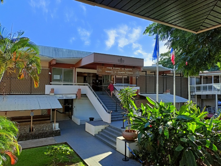 Mandat d'arrêt contre Edwin Turi Mandat d'arrêt contre Edwin Turi