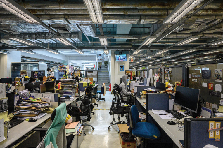 Hong Kong: raid de la police au journal pro-démocratie Apple Daily Hong Kong: raid de la police au journal pro-démocratie Apple Daily