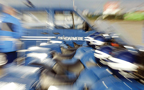 Nouvelle-Calédonie: deux personnes blessées par des jets de pierre