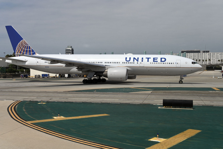 United Airlines, pariant sur la reprise des vols, passe une commande géante d'avions