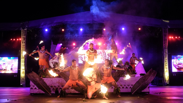 Les danseurs du feu ont fait le spectacle. Les danseurs du feu ont fait le spectacle.