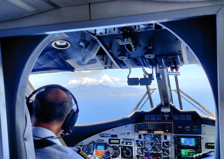Toujours pas d'avion, mais bientôt des hélicoptères à Ua Pou Toujours pas d'avion, mais bientôt des hélicoptères à Ua Pou