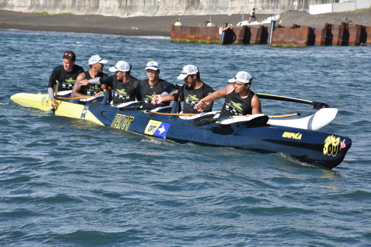 La jeune garde du Team OPT a été plus solide que le Team Air Tahiti Va'a sur la remontée vers Taaone. La jeune garde du Team OPT a été plus solide que le Team Air Tahiti Va'a sur la remontée vers Taaone.