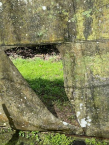 La perforation de l'ombrière faite par les voleurs avant de s'emparer de 25 kg de vanilles. La perforation de l'ombrière faite par les voleurs avant de s'emparer de 25 kg de vanilles.