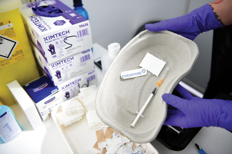 Covid: l'obligation vaccinale des soignants plus que jamais sur la table Covid: l'obligation vaccinale des soignants plus que jamais sur la table